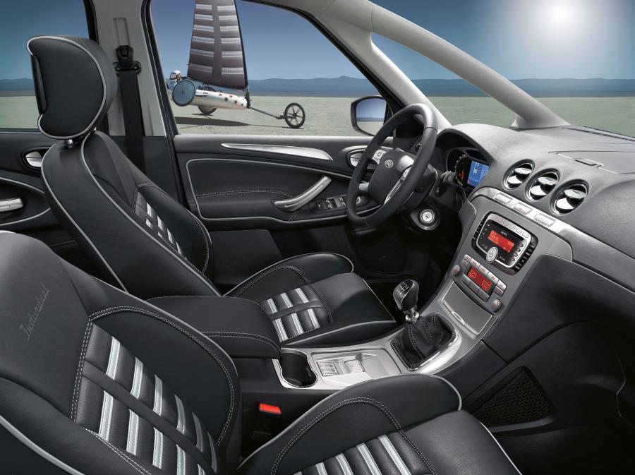  Ford S-Max Individual 2007 года  (фото 15 из 16)